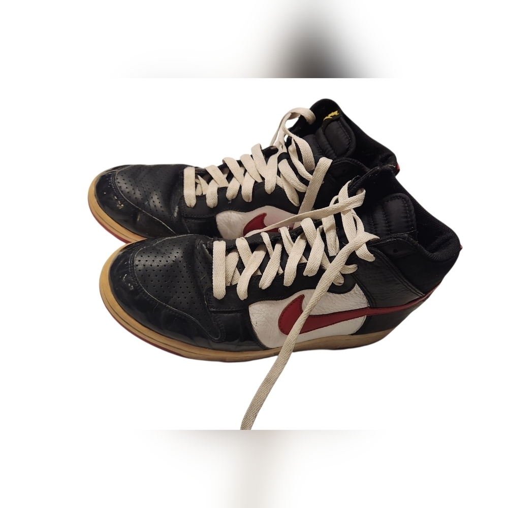 Nike Men's Black and Red High-Top Sneakers - Picture 3 of 11
